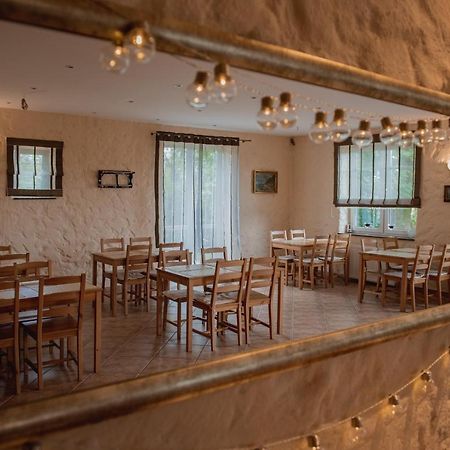 Dworek Debina - Idealny Dla Rodzin I Przyjaciol - Wspolna Sala Do Biesiadowania , Plaza Przyjazna Psom Ngoại thất bức ảnh
