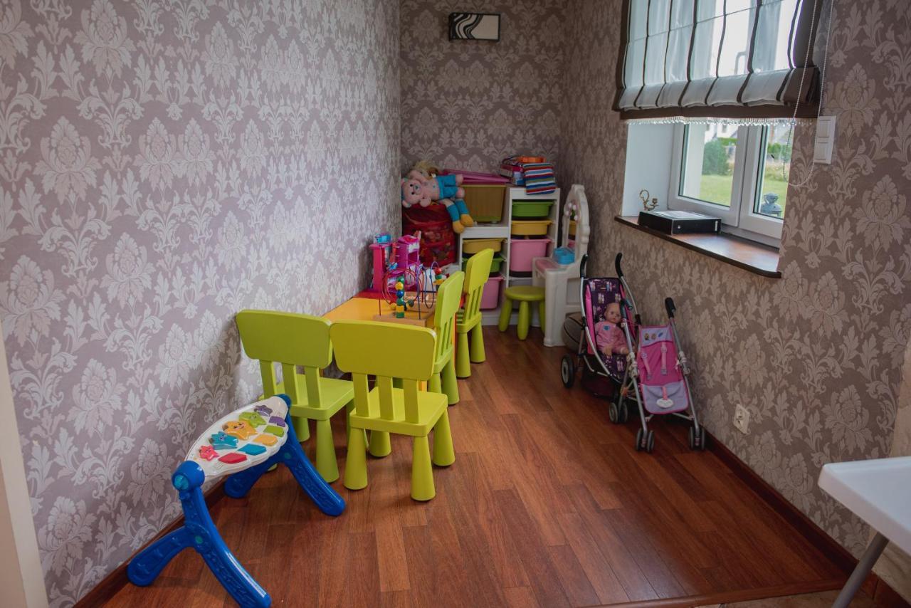Dworek Debina - Idealny Dla Rodzin I Przyjaciol - Wspolna Sala Do Biesiadowania , Plaza Przyjazna Psom Ngoại thất bức ảnh
