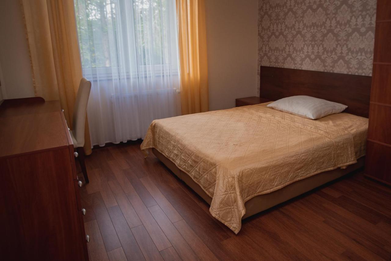 Dworek Debina - Idealny Dla Rodzin I Przyjaciol - Wspolna Sala Do Biesiadowania , Plaza Przyjazna Psom Ngoại thất bức ảnh